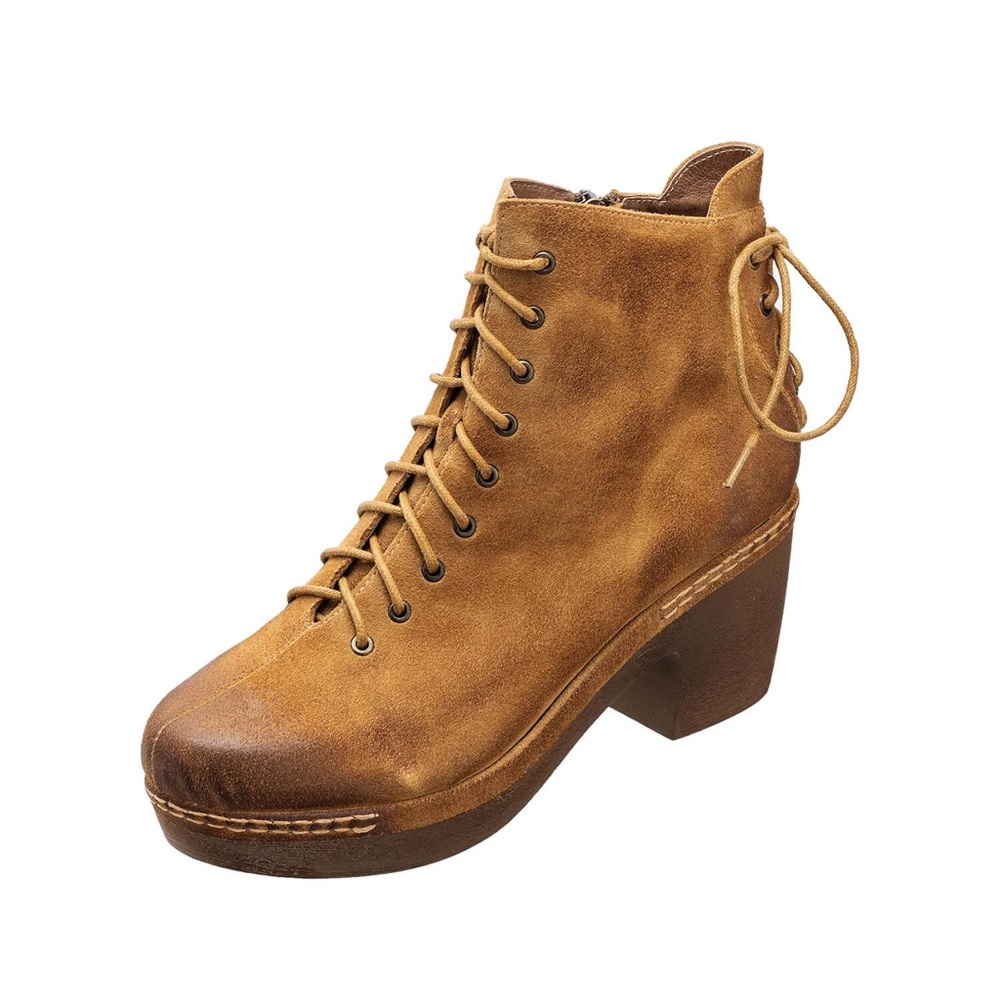 New Without Box Antelope Sarika Booties in Gold